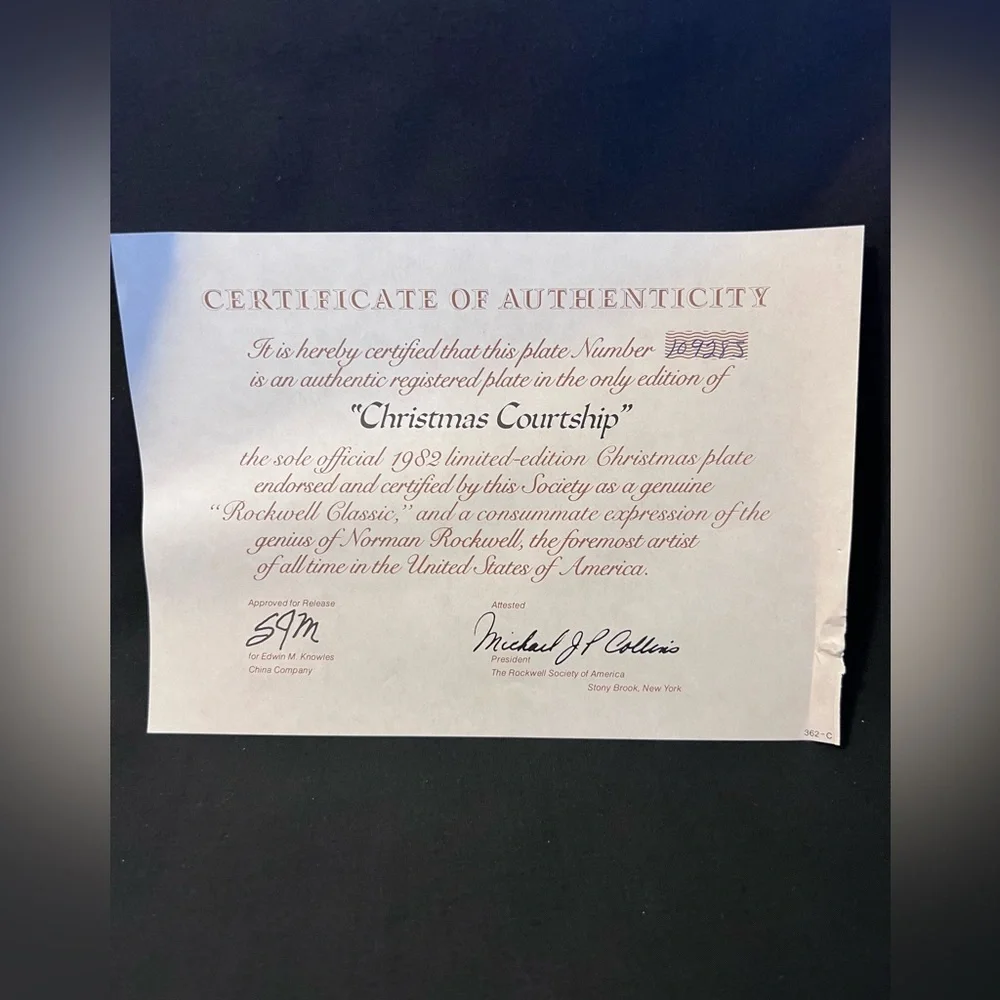 Norman Rockwell “Christmas Courtship” Decorative Plate - Picture 4 of 6